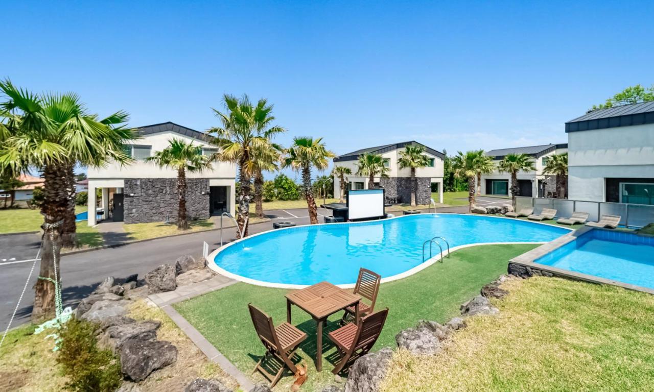 Pool And Villa Sorang Jeju Exterior photo